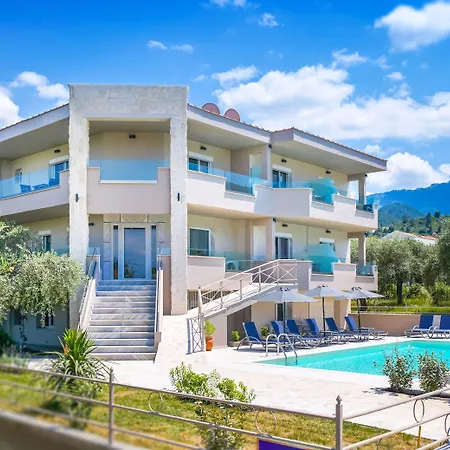 Апартхотел Iliomagic Luxury 3*