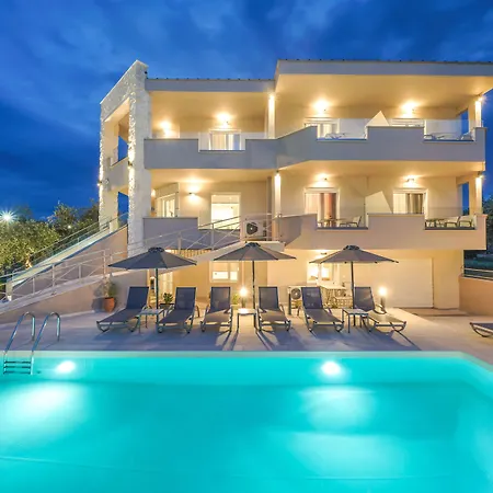 Iliomagic Luxury Apartahotel 4*