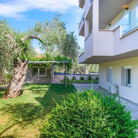 Iliomagic Luxury Apartahotel 4*