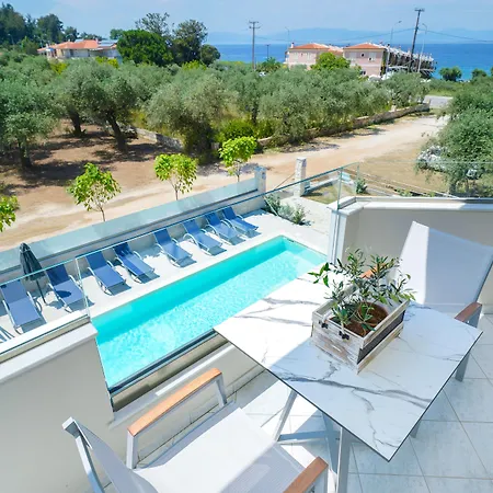 Iliomagic Luxury Aparthotel