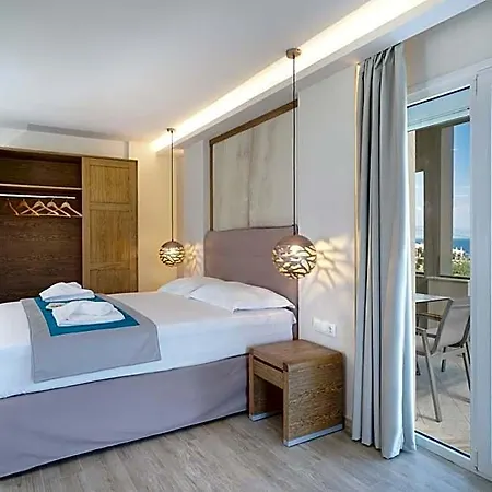 Iliomagic Luxury Апартхотел Лименас
