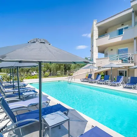 Apart-hotel Iliomagic Luxury 3*